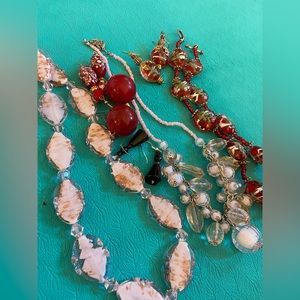 2 lb jewlery lot (red/pink)